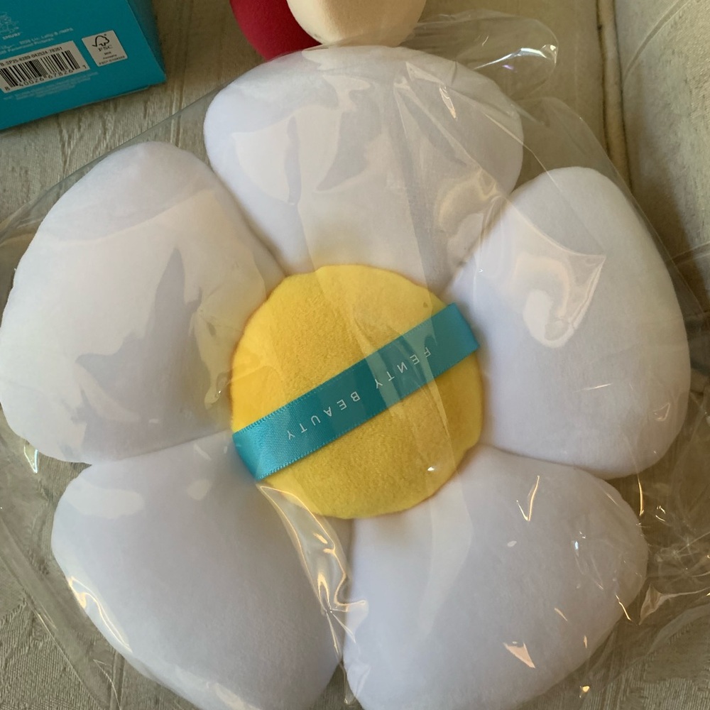 Fenty Beauty x Smurfs PR Set Entire Collection Bundle Set In Mushroom Box BNIB - Picture 11 of 16